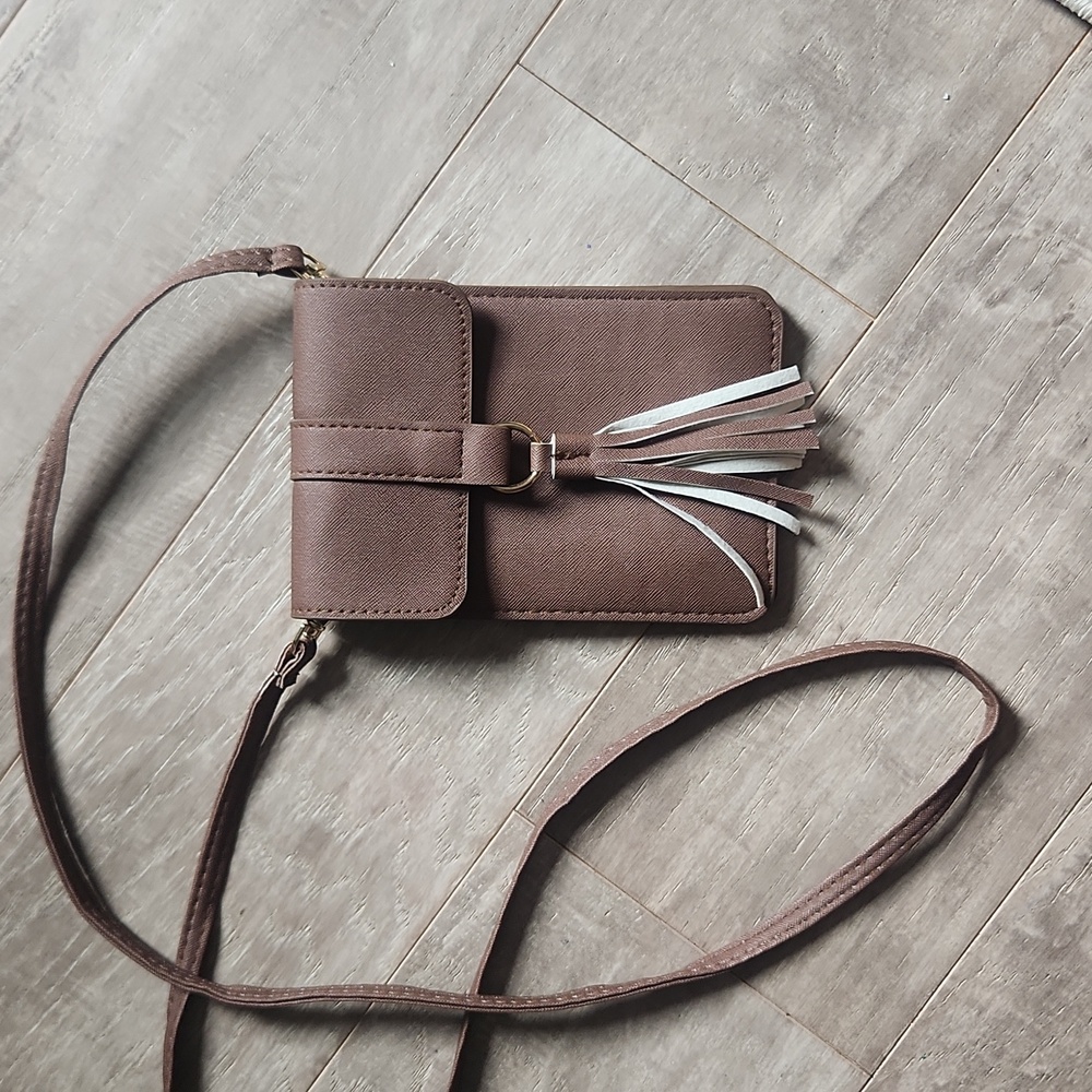 Avenue 9 Crossbody Phone Bag